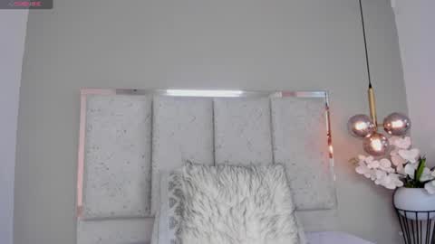 Snapshot of meli_mell chatting on July 12, 12:51 pm Meli online show from July 12, 12:51 pm