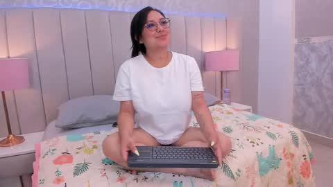 MELIE online show from March 4, 11:27 am