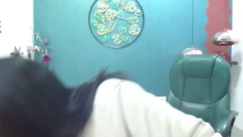 Snapshot of melika_sweet chatting on December 24, 9:55 pm eli online show from December 24, 9:55 pm