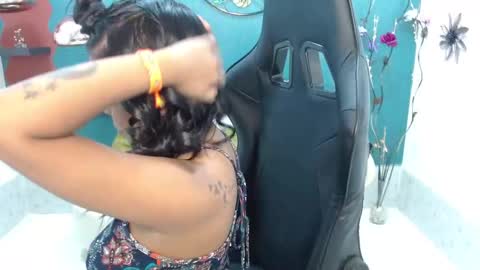 Snapshot of melika_sweet chatting on March 1, 5:49 pm eli online show from March 1, 5:49 pm