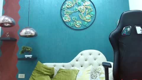 Snapshot of melika_sweet chatting on March 2, 8:07 pm eli online show from March 2, 8:07 pm