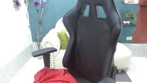 Snapshot of melika_sweet chatting on March 8, 9:18 pm eli online show from March 8, 9:18 pm