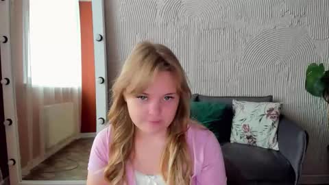 Snapshot of melissa_199 chatting on September 24, 7:23 am Sophia online show from September 24, 7:23 am