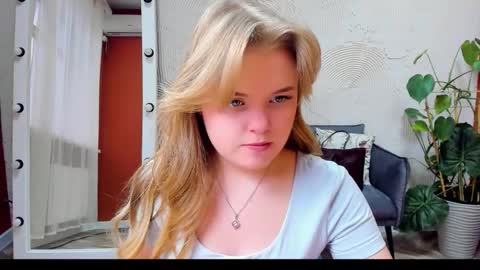 Snapshot of melissa_199 chatting on October 23, 12:26 pm Sophia online show from October 23, 12:26 pm