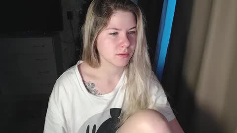 Snapshot of melissa__ray chatting on December 26, 3:38 am Melissa Ray online show from December 26, 3:38 am