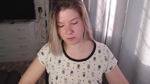 Snapshot of melissa__ray chatting on January 31, 9:59 am Melissa Ray online show from January 31, 9:59 am