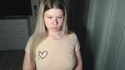 Snapshot of melissa__ray chatting on February 5, 5:09 pm Melissa Ray online show from February 5, 5:09 pm