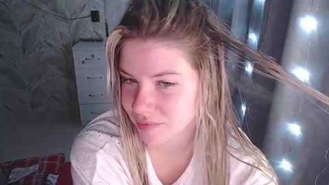 Snapshot of melissa__ray chatting on November 16, 6:13 pm Melissa Ray online show from November 16, 6:13 pm