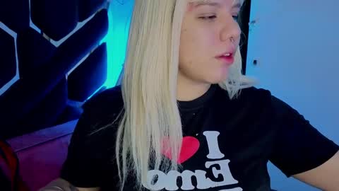 Lissa  online show from March 28, 7:02 pm