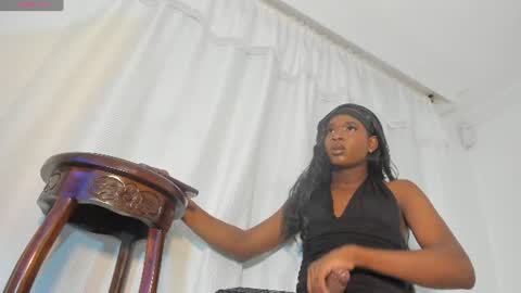 Snapshot of melissa_ebony_ chatting on June 13, 9:02 pm Melissa E. online show from June 13, 9:02 pm