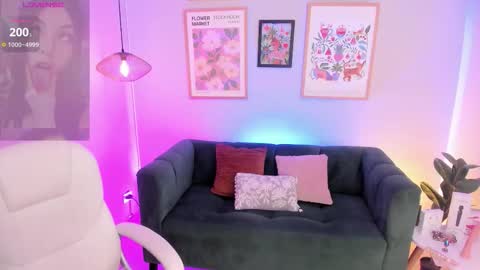 Melissa 3 online show from October 17, 7:55 am