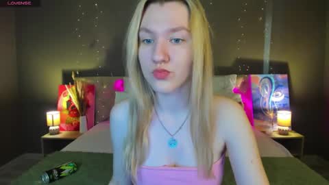 melissa_moooree online show from October 25, 9:06 am
