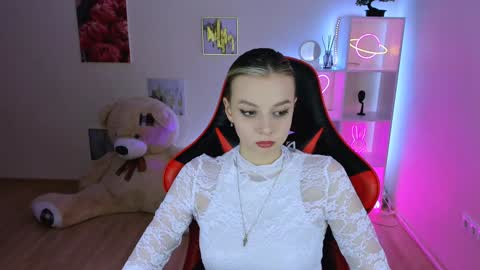 Melissa online show from February 3, 8:24 pm