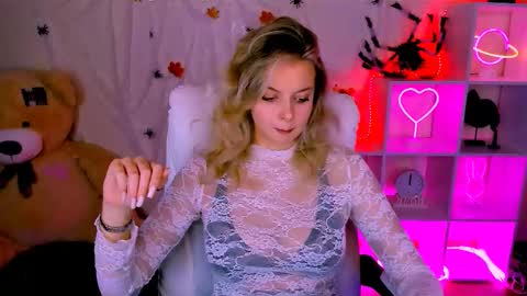 Melissa online show from October 27, 4:22 pm