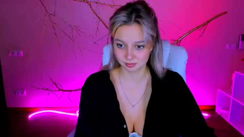 Melissa online show from November 20, 4:29 pm