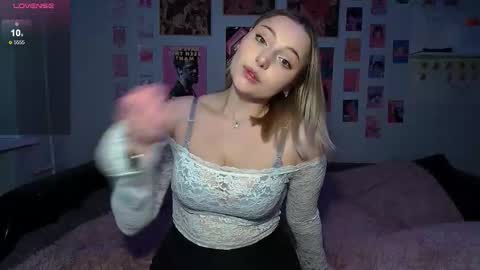 Snapshot of melissa_sw chatting on March 15, 9:15 am Missi online show from March 15, 9:15 am