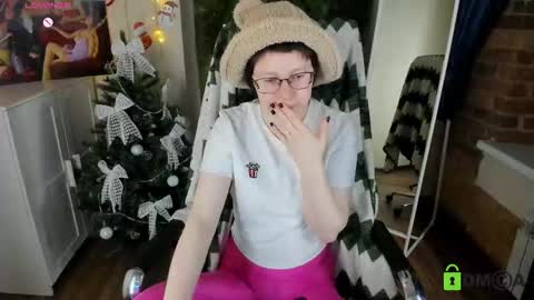 Melissa online show from December 19, 8:38 pm