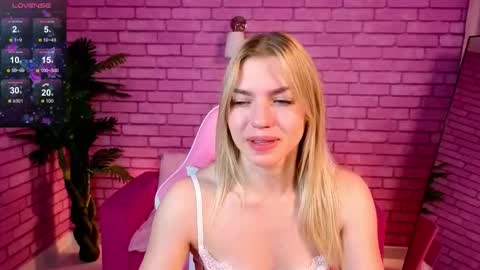 melissachristal online show from October 18, 1:08 am