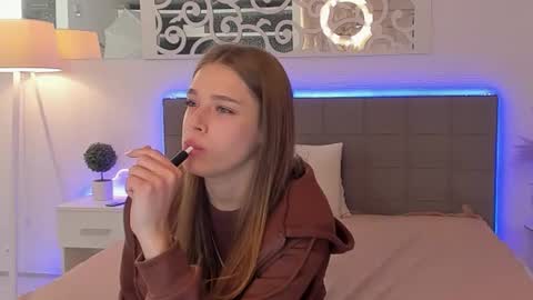 MelissaCrayzy online show from April 4, 7:17 am