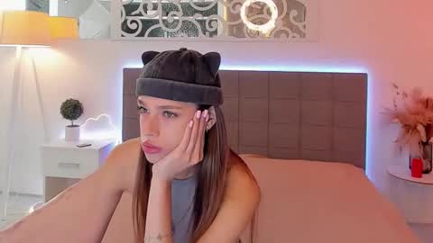 MelissaCrayzy online show from June 9, 5:30 am