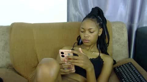 Snapshot of melissah_hot chatting on February 15, 7:38 am melissah_hot online show from February 15, 7:38 am