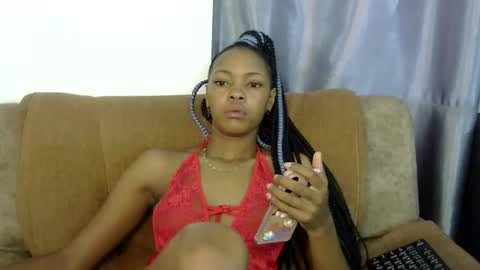 Snapshot of melissah_hot chatting on February 24, 8:06 am melissah_hot online show from February 24, 8:06 am