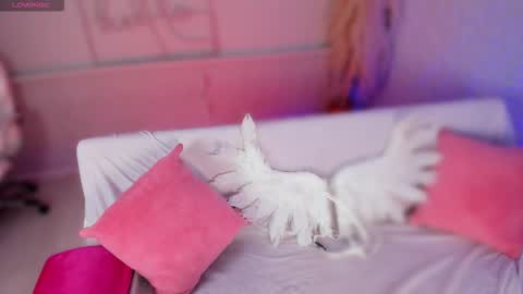 M E L I S S A  online show from February 14, 12:13 pm