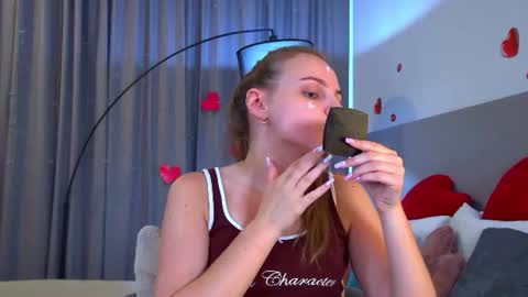 Snapshot of melissamelrey chatting on July 9, 7:56 am MelissaBerry online show from July 9, 7:56 am