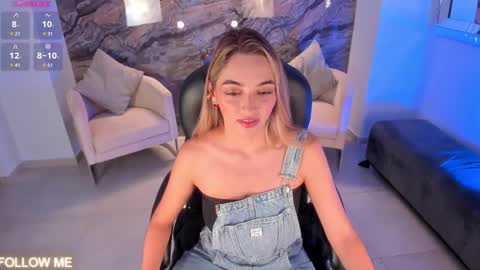 Snapshot of melissamoore_ chatting on February 19, 12:03 am Call me Meli online show from February 19, 12:03 am