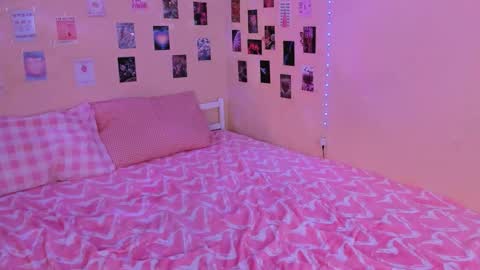 Mia online show from March 8, 3:21 am