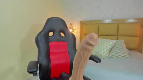    online show from October 28, 8:22 pm