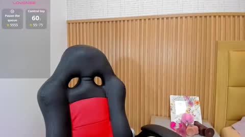    online show from November 21, 8:40 pm