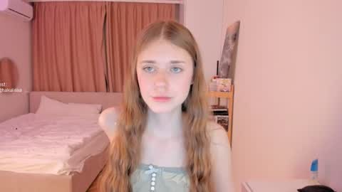 Snapshot of melissssa_bloom chatting on June 24, 10:31 pm Melissa online show from June 24, 10:31 pm