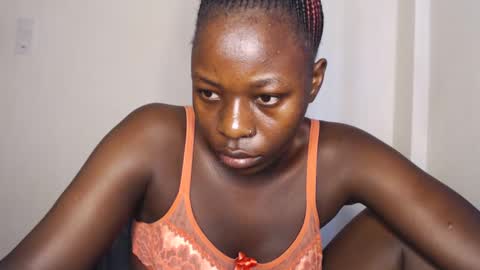 Snapshot of mellanin_pretty_ chatting on December 23, 6:11 am . online show from December 23, 6:11 am