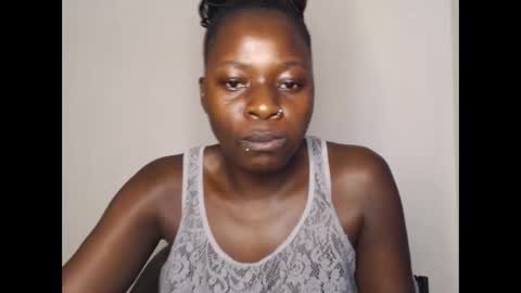 Snapshot of mellanin_pretty_ chatting on December 24, 7:49 am . online show from December 24, 7:49 am