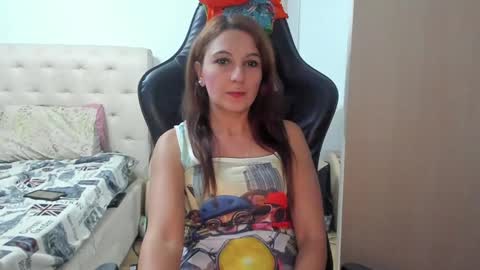 Snapshot of mellbell_ chatting on October 22, 6:51 pm MellyMell online show from October 22, 6:51 pm