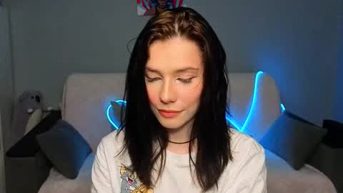 mellhyees online show from March 1, 5:04 pm