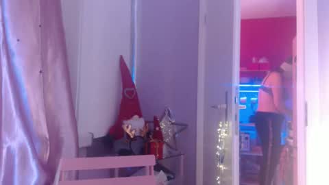 Snapshot of melli23 chatting on December 13, 7:53 pm Melli online show from December 13, 7:53 pm