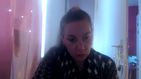 Snapshot of melli23 chatting on December 14, 12:32 pm Melli online show from December 14, 12:32 pm