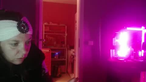 Snapshot of melli23 chatting on February 2, 7:12 pm Melli online show from February 2, 7:12 pm
