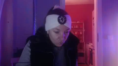 Snapshot of melli23 chatting on February 9, 4:44 pm Melli online show from February 9, 4:44 pm