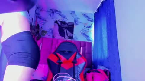 melllks online show from July 27, 6:37 pm