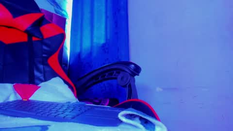 melllks online show from July 31, 6:18 pm