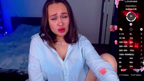 Snapshot of mellovell chatting on October 19, 12:22 am Mel online show from October 19, 12:22 am