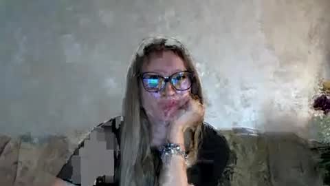 Melly online show from July 21, 8:38 am