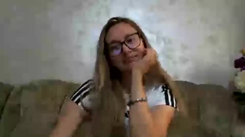 Melly online show from July 25, 7:50 am