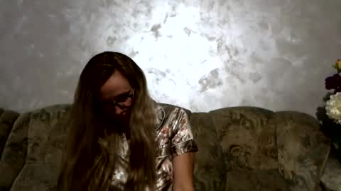 Melly online show from July 29, 7:12 pm