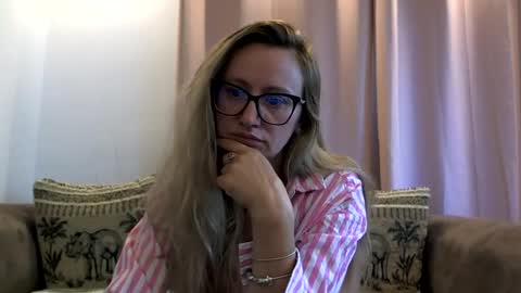 Melly online show from July 31, 7:19 am