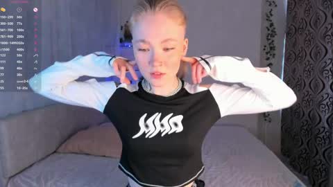 melodievejar online show from April 24, 4:26 am