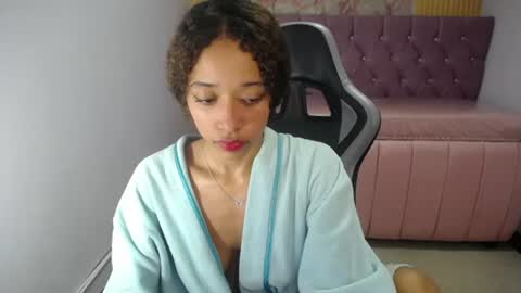 Snapshot of melody11_s chatting on August 6, 8:16 am Melody online show from August 6, 8:16 am